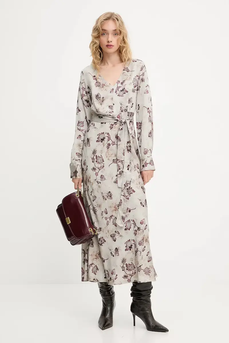 vestito colore grigio