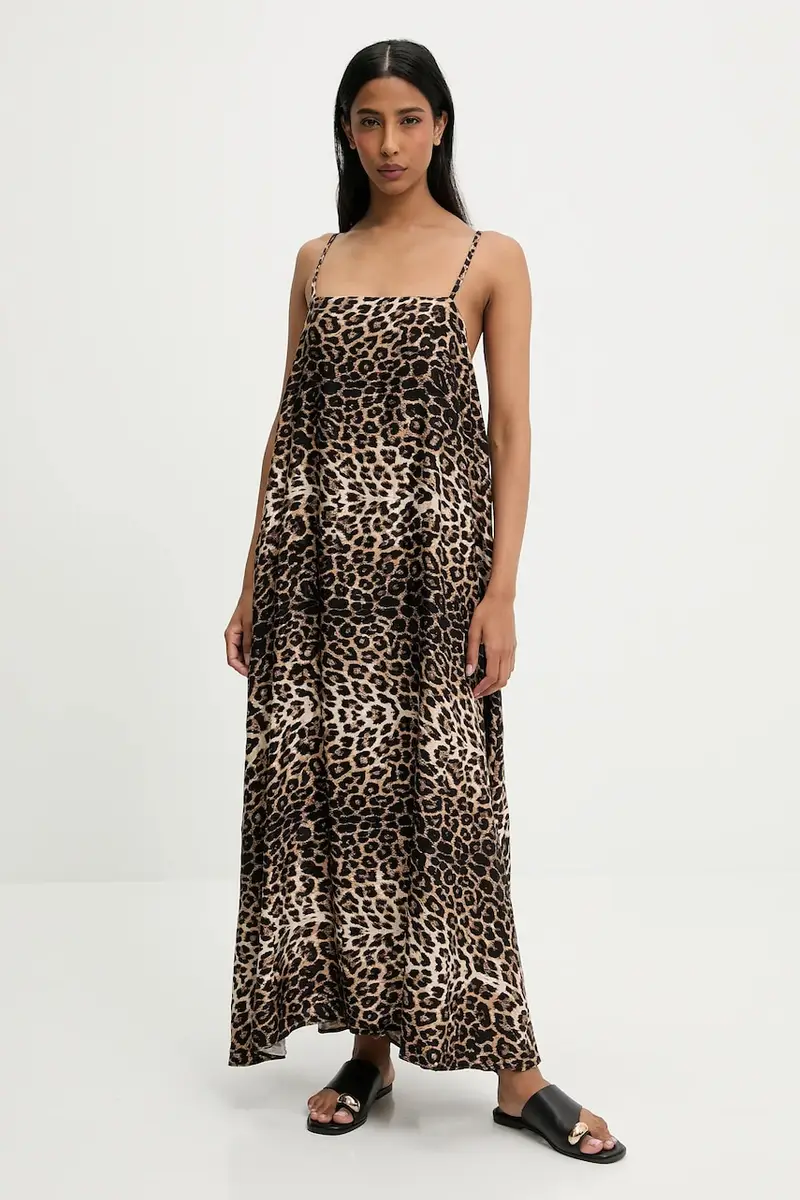 vestito colore marrone