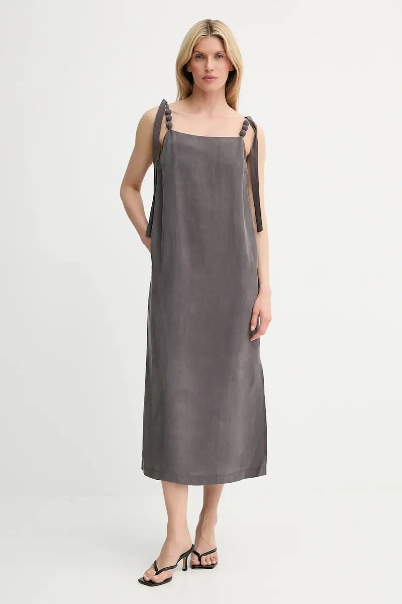 vestito colore marrone