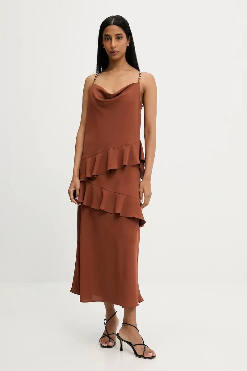 vestito colore marrone