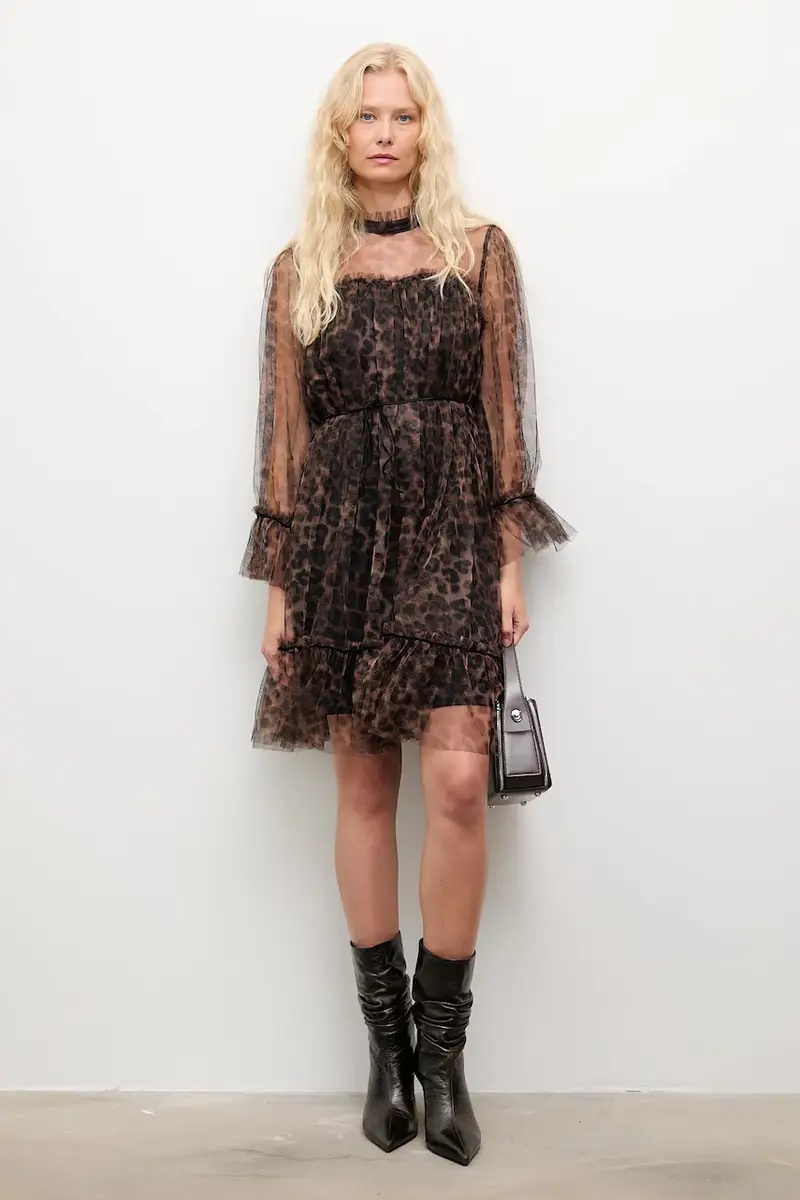 vestito colore marrone