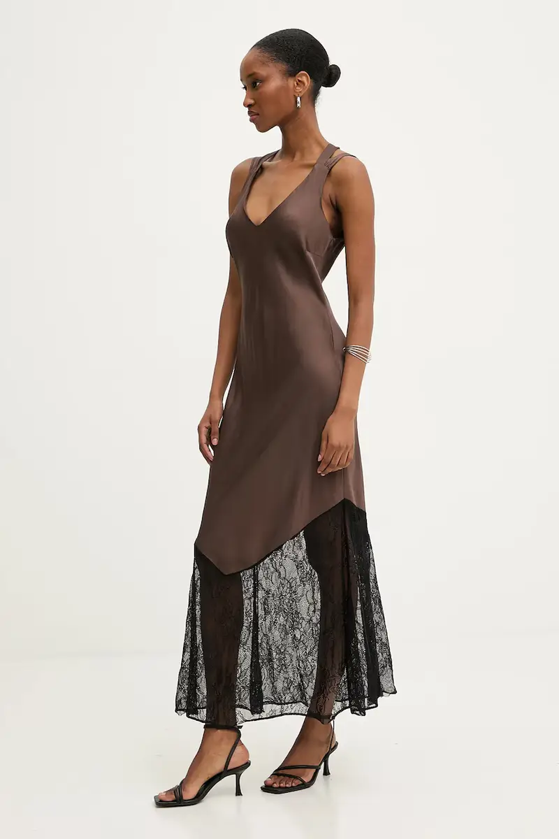 vestito colore nero Marrone