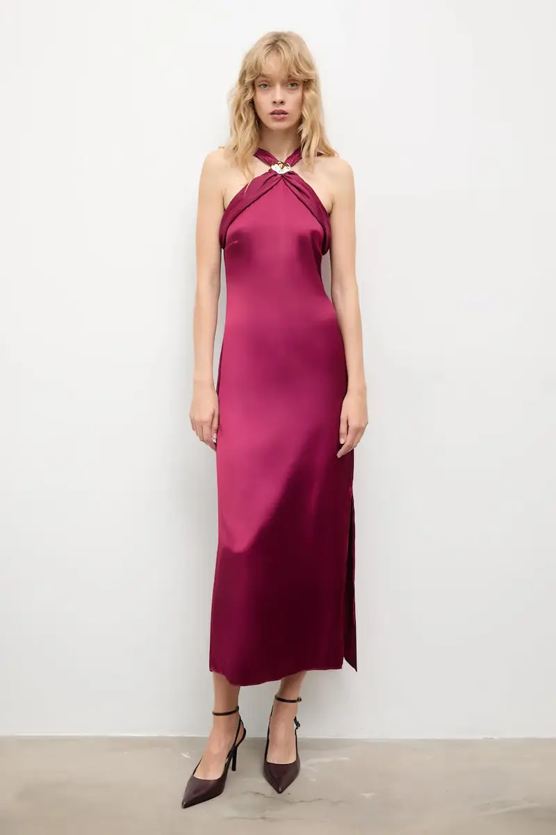 vestito colore rosso