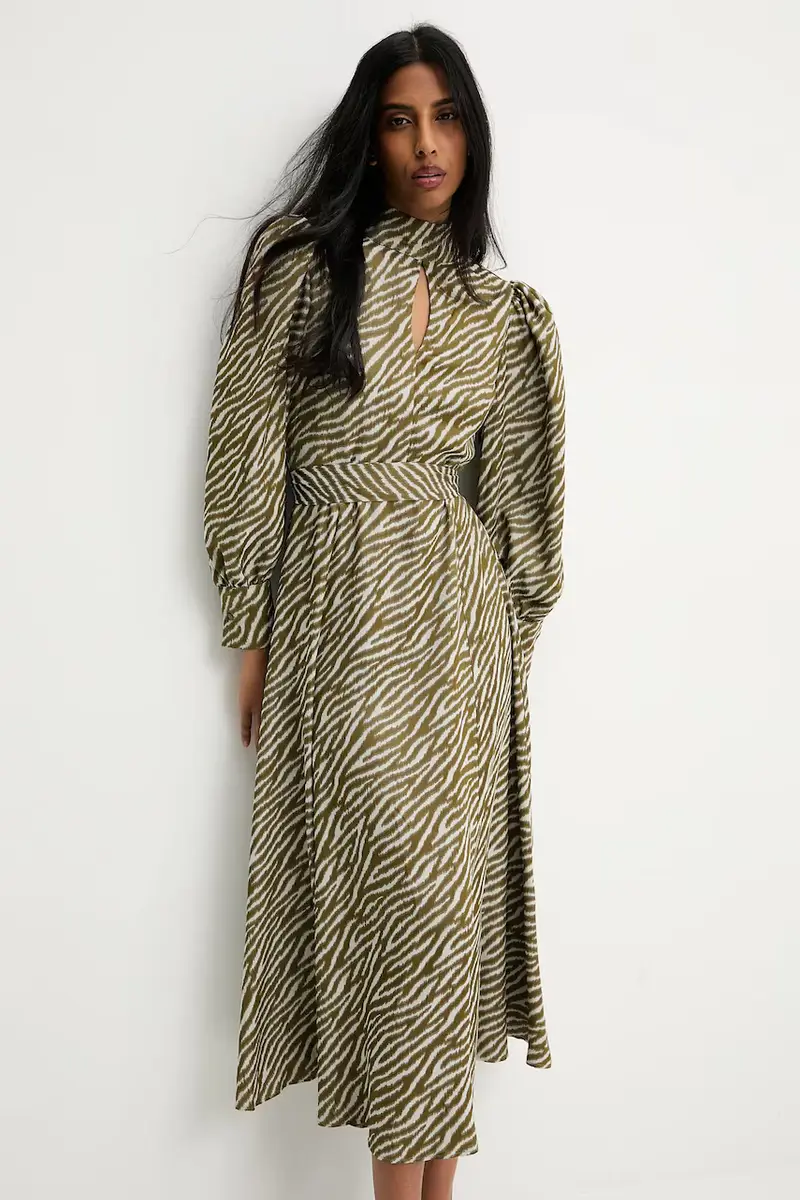 vestito colore verde