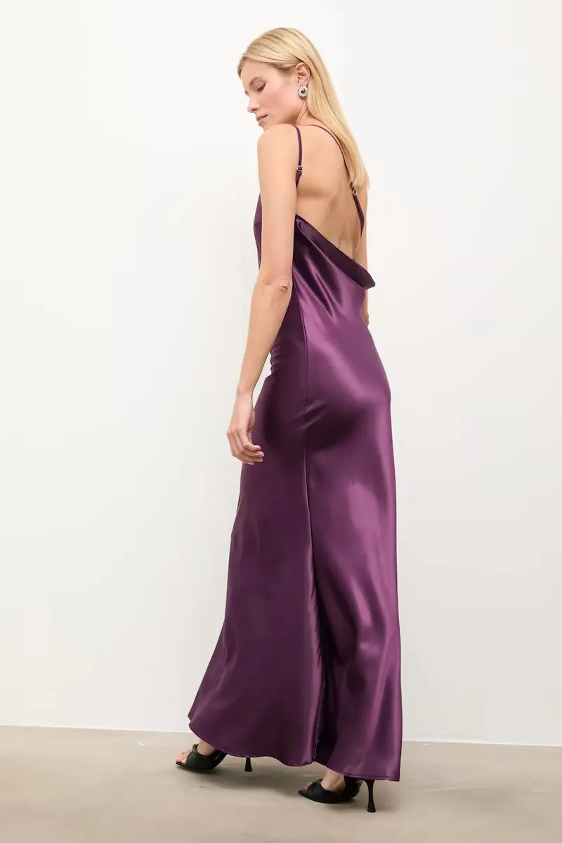 vestito colore violetto