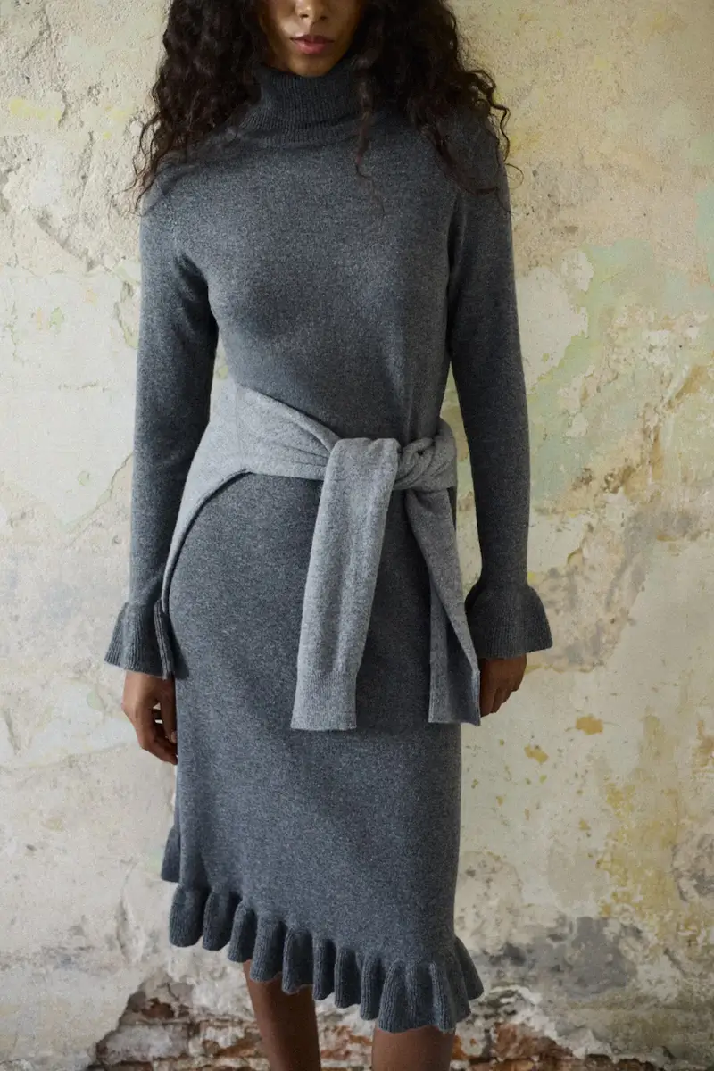 vestito in cachemire colore grigio