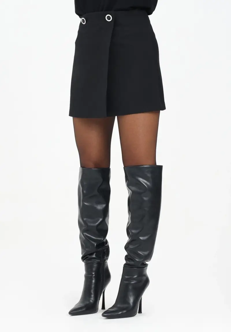 Gonna corta nera da donna