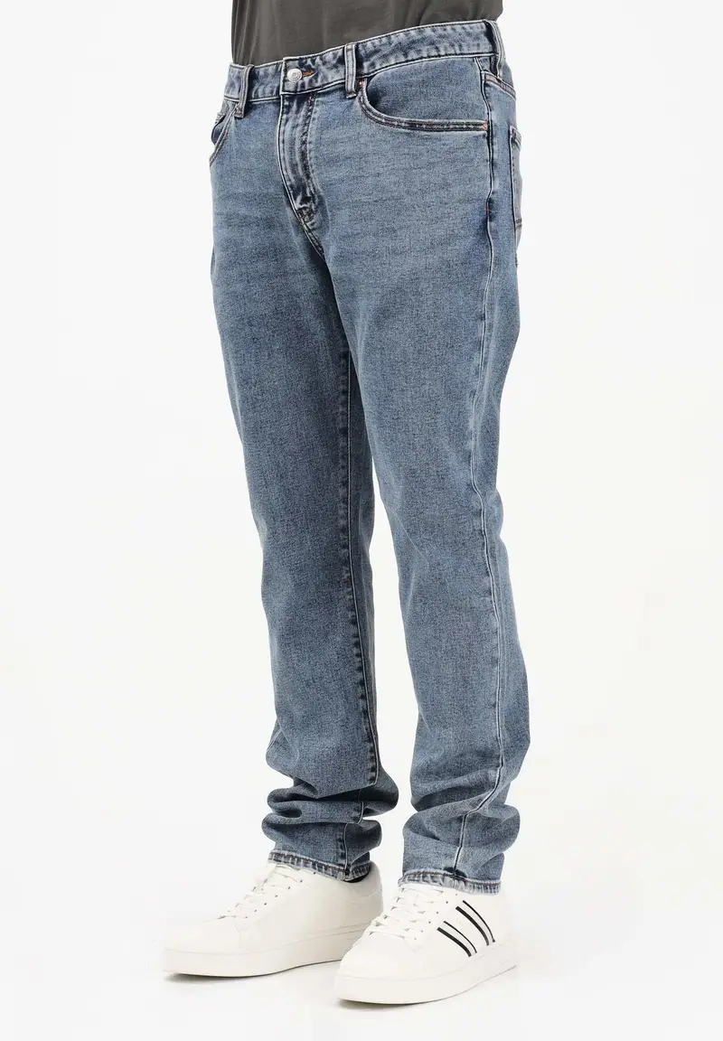 Jeans in denim chiaro da uomo