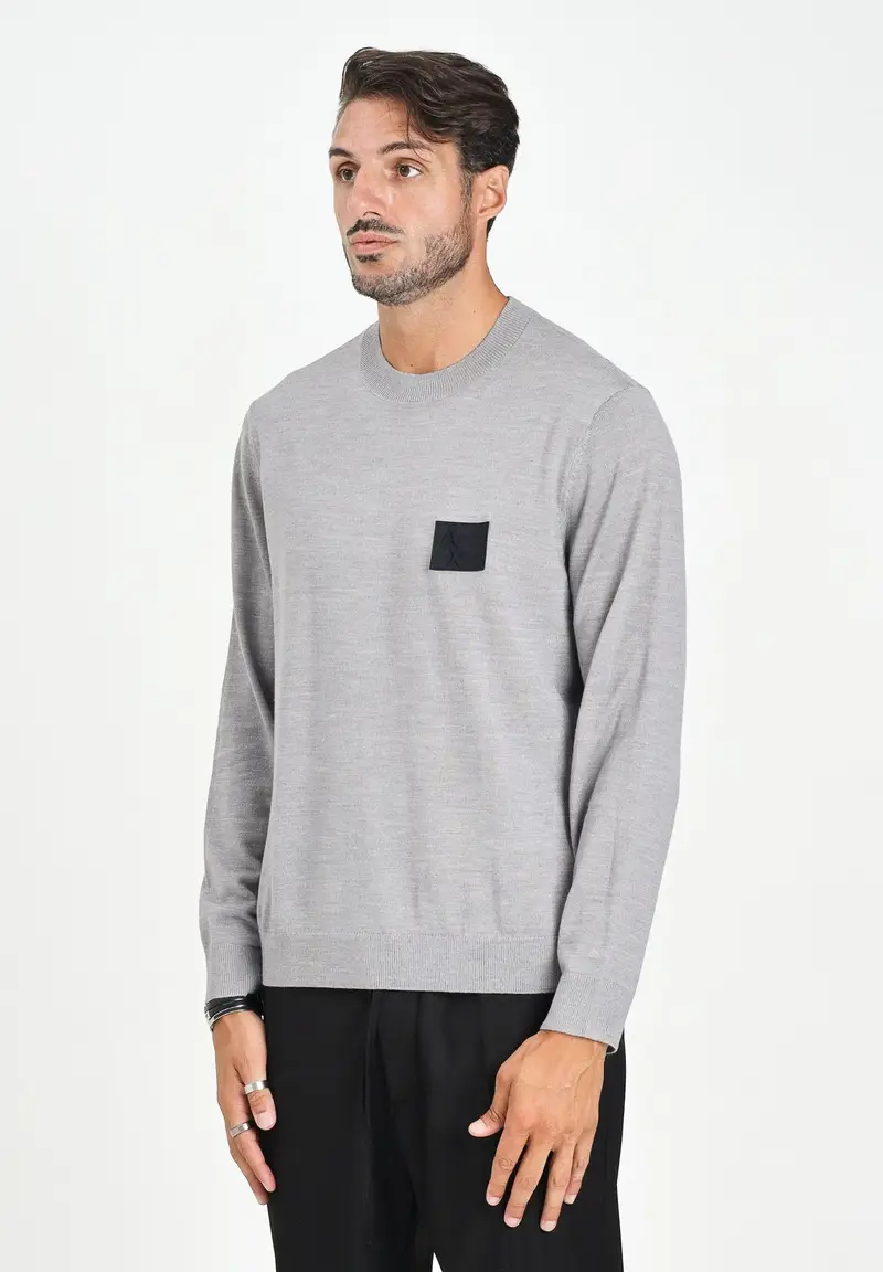 ARMANI EXCHANGE Maglioncino girocollo grigio da uomo con patch logo