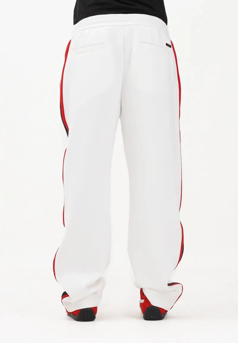 Pantalone sportivo bianco da uomo con bande laterali a contrasto rosse e blu miniatura 3