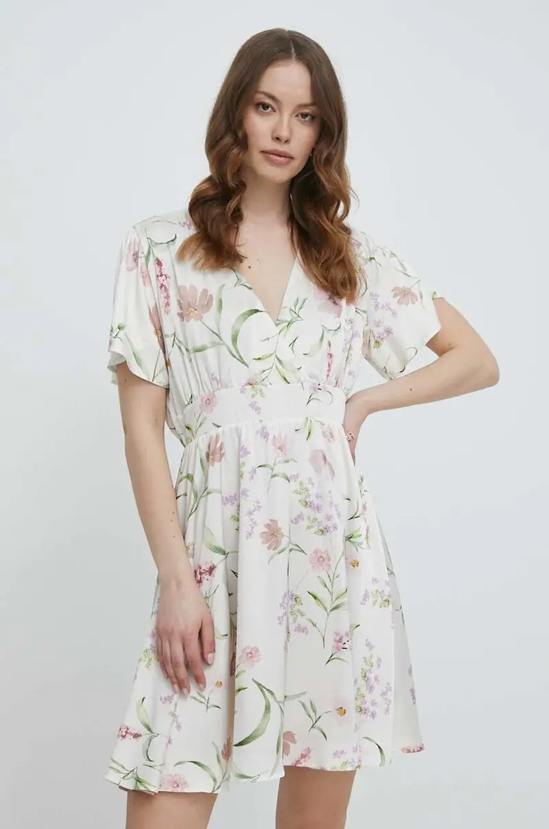 vestito colore beige