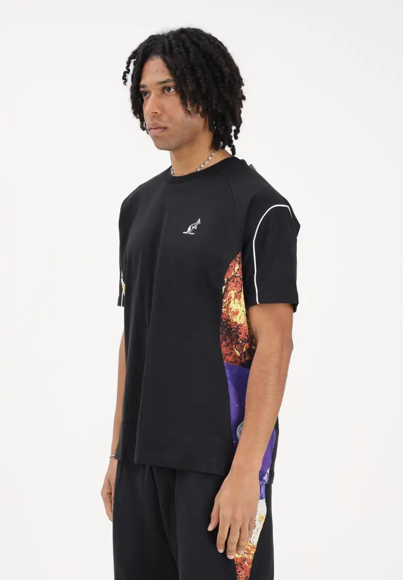 T-shirt a manica corta nera da uomo con inserti stampati