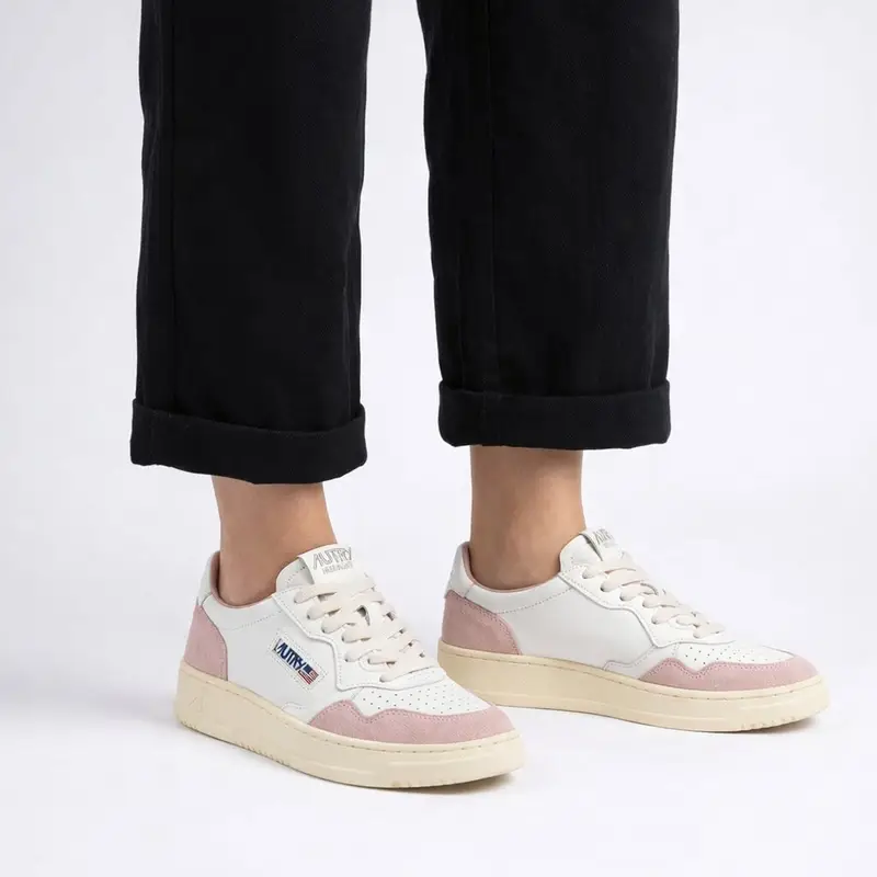 Medalist Low Pelle Bianco Suede Powder