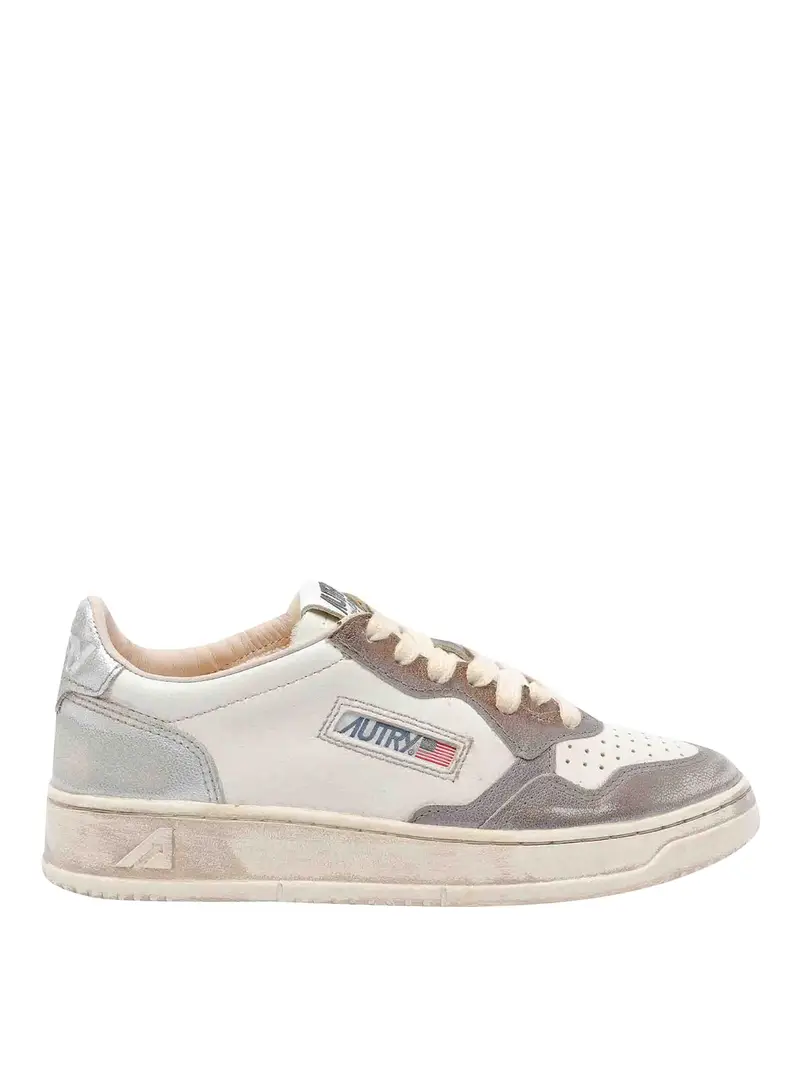 Sneaker basse di beige super vintage medaglia Grigio
