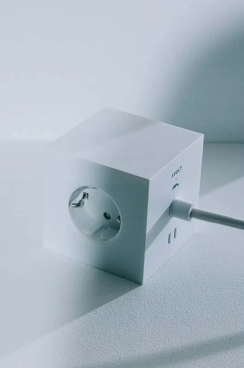 cubo di ricarica magnetico Square 1, 2 x USB, 1, 8 m Bianco miniatura 3