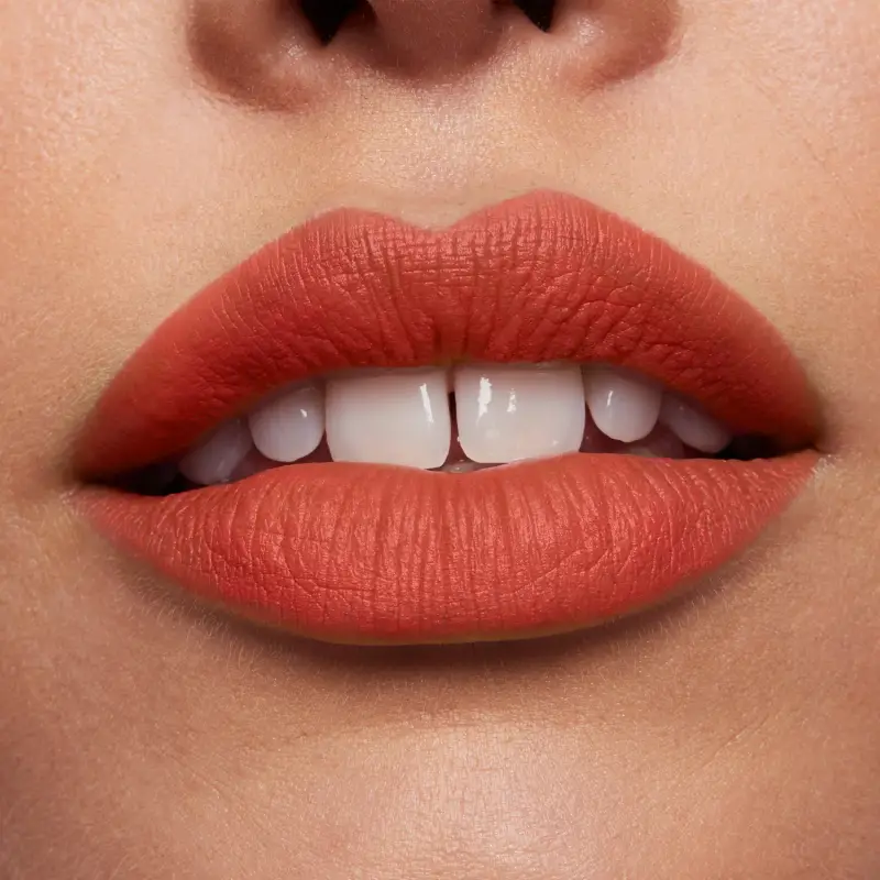Lip Color Rossetto Ultra Matte Fiercely Red - Rossetti miniatura 4
