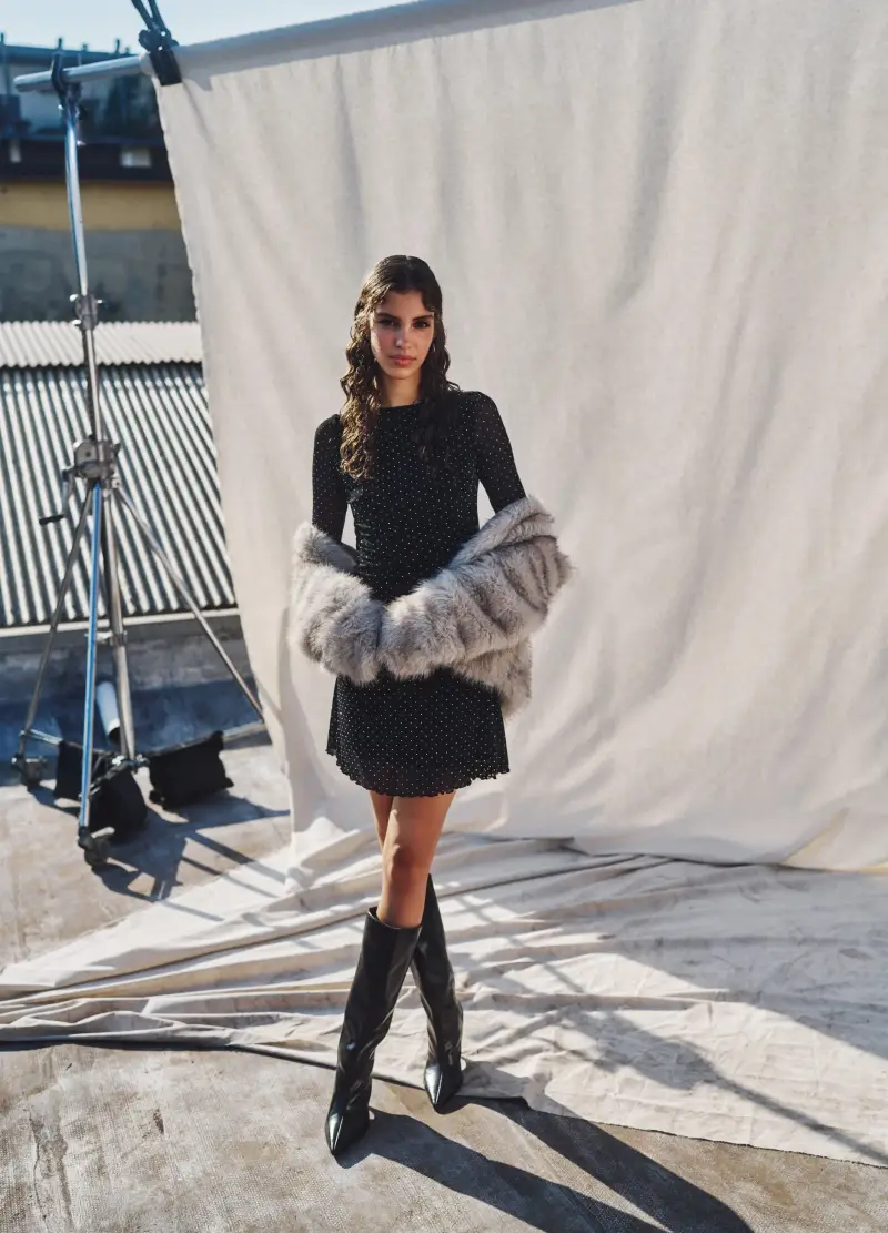 Abito Corto Nero Con Brillantini A Maniche Lunghe, Donna, Nero