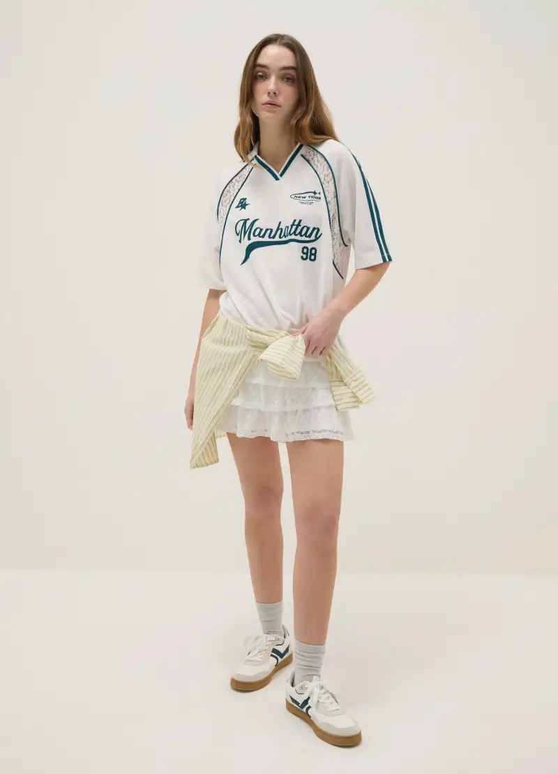 T-shirt Bianca Relaxed Fit Con Scollo A V E Dettagli Sportivi, Donna, Bianco miniatura 2