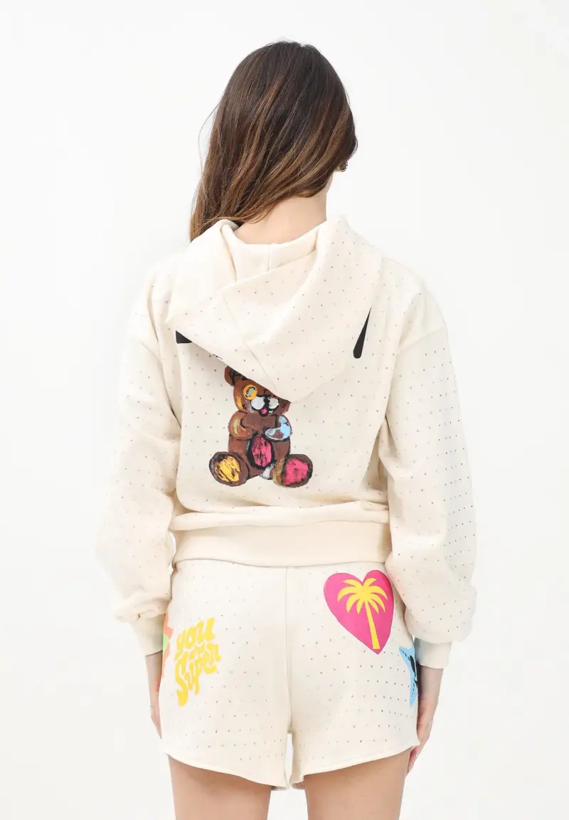Felpa con cappuccio color crema per donna e bambina con strass e stampe miniatura 3