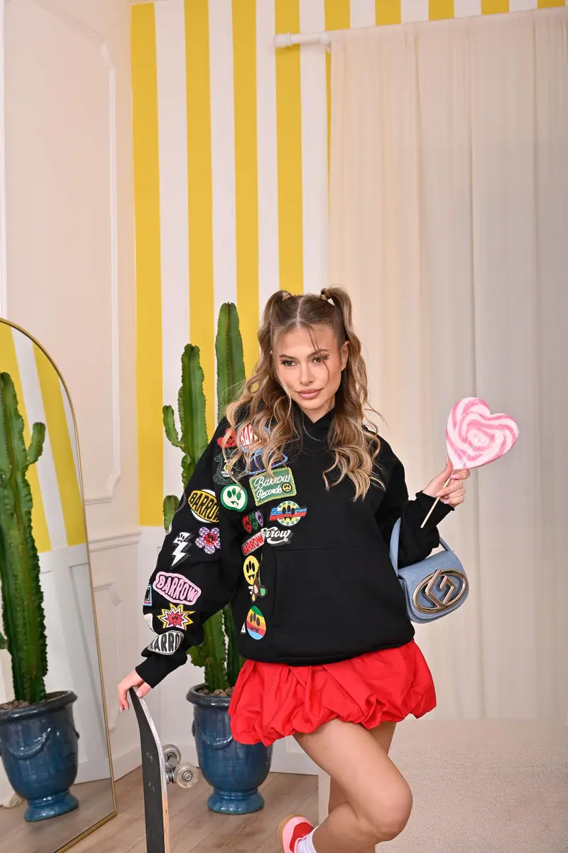 BARROW Felpa con cappuccio nera per uomo e donna rifinita da patch colorate miniatura 3