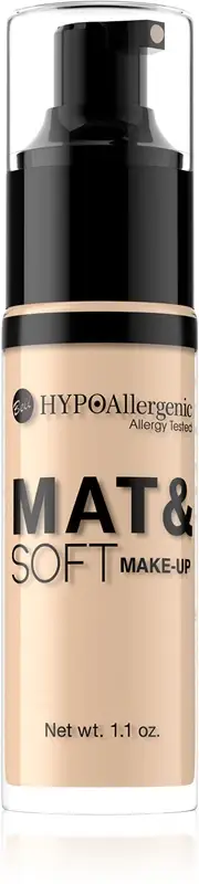 Hypoallergenic Mat&Soft fondotinta opacizzante leggero colore 04 Golden Beige 30 ml
