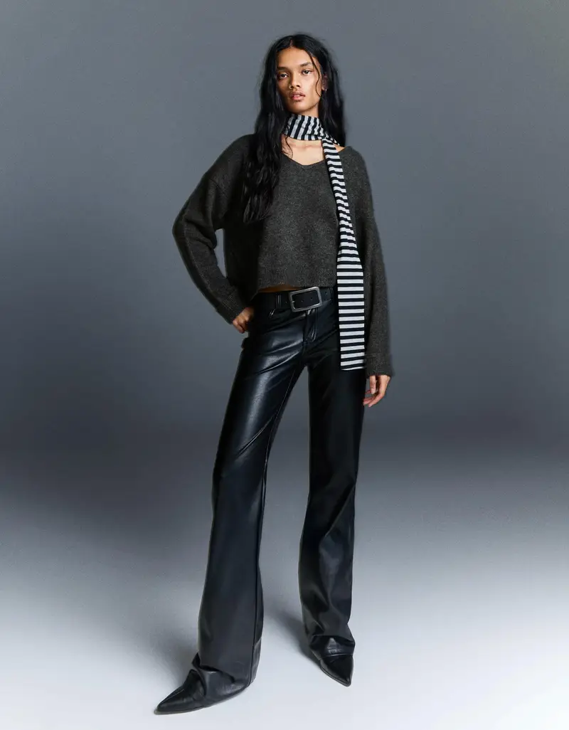 Maglia Scollo A V In Tessuto Morbido Donna Grigio Scuro