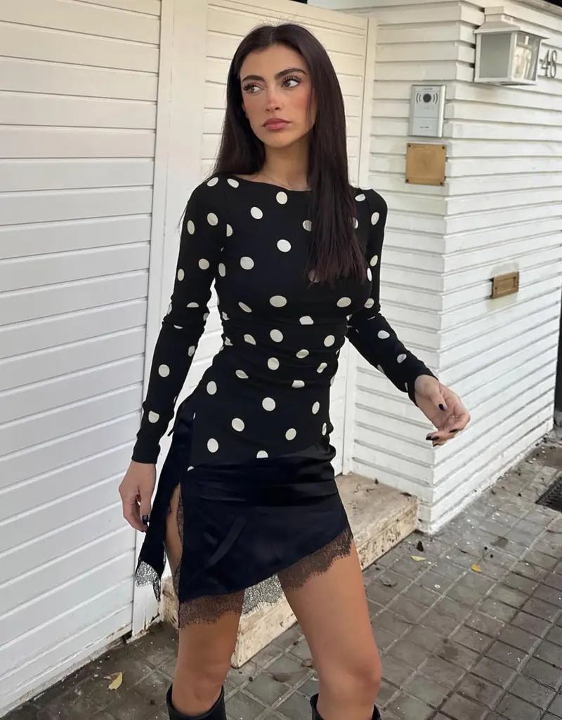 Maglietta A Maniche Lunghe Asimmetrica Donna Bianco / Nero