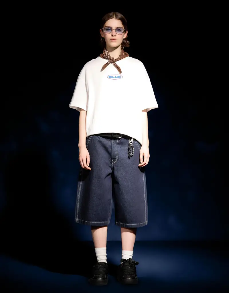 Bershka Maglietta Con Stampa Billie Eilish A Maniche Corte Donna L Bianco Roto