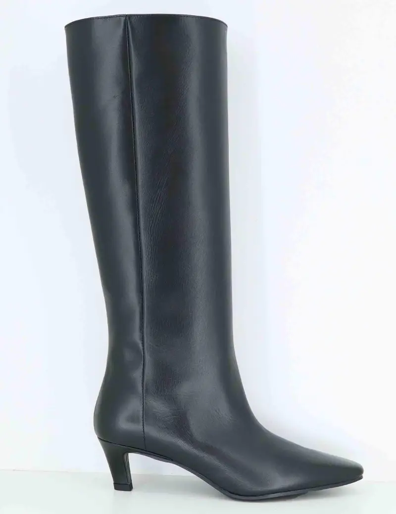 Stivali in pelle nera con tacco basso Donna R2916 001