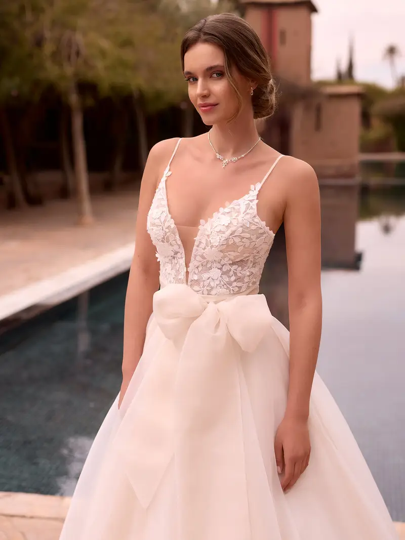 E501 Bridal corset in tulle and lace Ivory | Maat