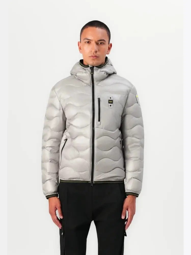 giubbotto grigio umo logo sul braccio