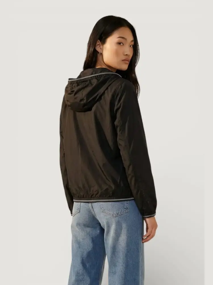 giubbotto nero donna logo sul braccio miniatura 2