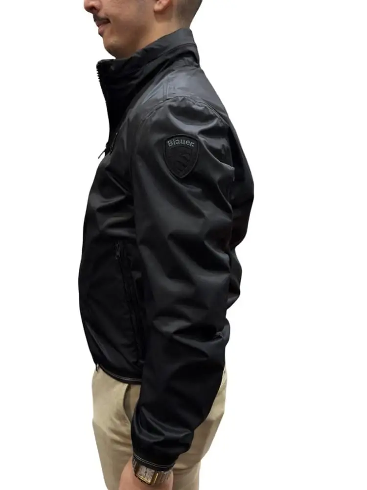 giubbotto nero uomo con cappuccio logo sul braccio miniatura 2