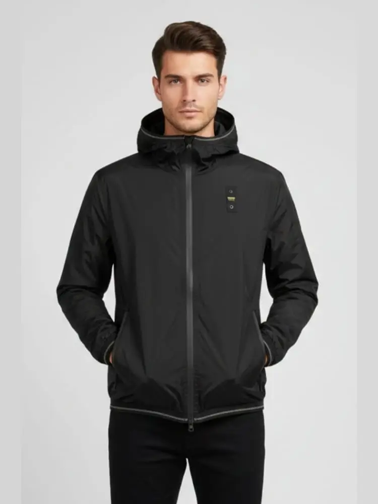 giubbotto nero uomo liscio logo sul braccio