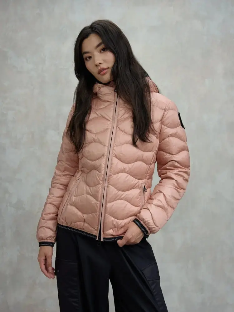 giubbotto rosa donna logo sul braccio