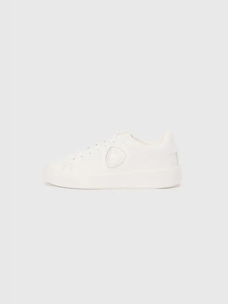 scarpe bianche uomo logo sul lato