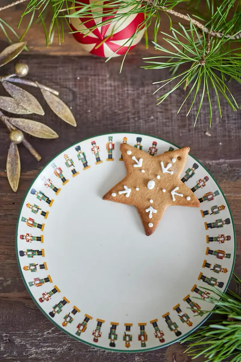 set di piatti da dessert natalizi Jolly 20 x 3 cm pacco da 6 Multicolore miniatura 4