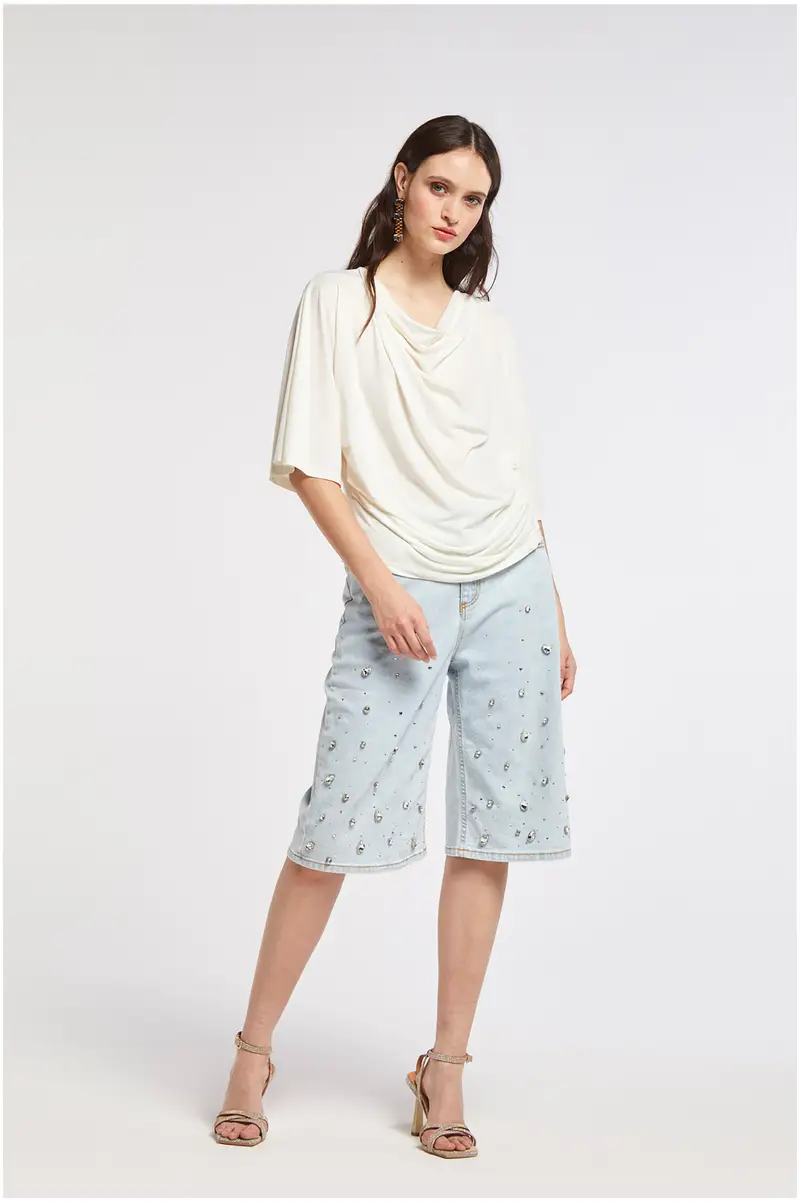 blusa in tessuto stretch con scollo a goccia bianco