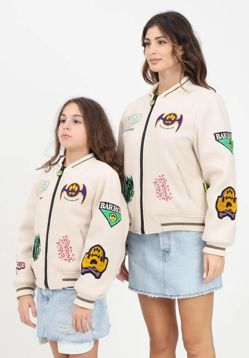 Bomber beige per donna e bambina con una serie di patch colorate