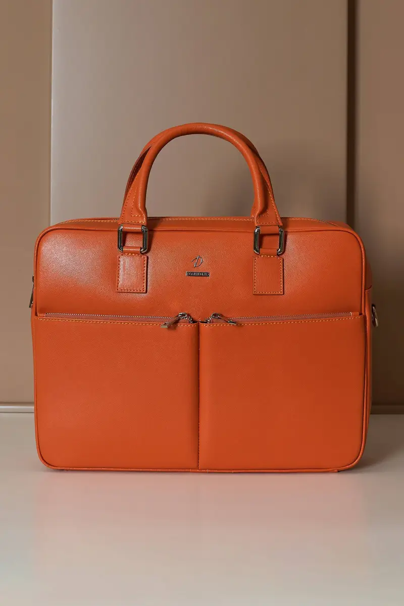 Borsa Ventiquattrore in pelle di vitello arancio saffiano doppia tasca D'Arienzo, Seleziona Taglia Unica, Colore Arancio