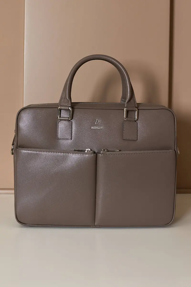 Borsa Ventiquattrore in pelle di vitello color fango saffiano con doppia tasca D'Arienzo, Seleziona Taglia Unica, Colore Fango