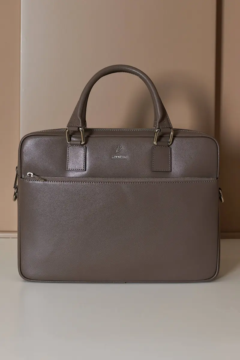 Borsa Ventiquattrore in pelle di vitello color fango saffiano tasca zip D'Arienzo, Seleziona Taglia Unica, Colore Fango