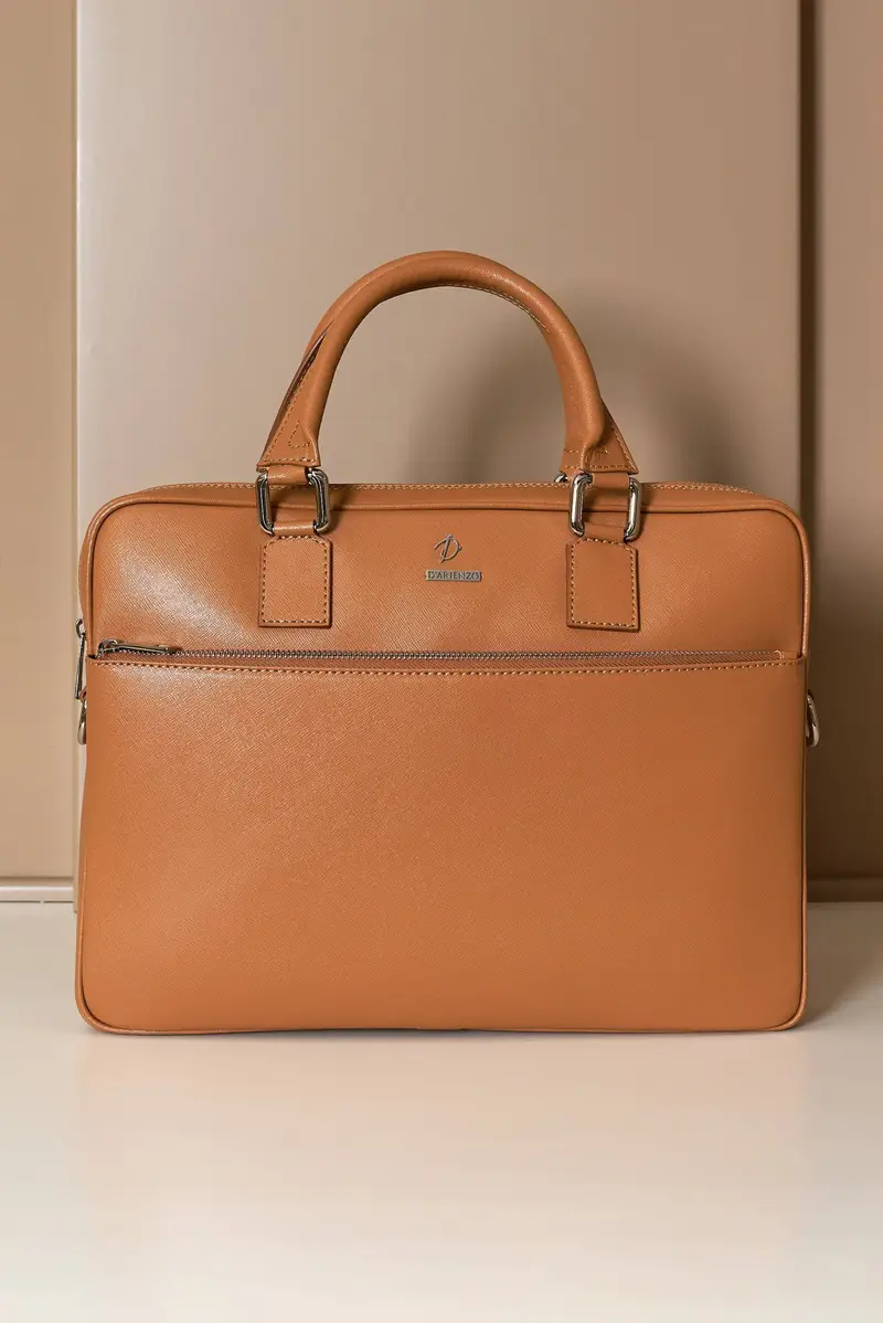 Borsa Ventiquattrore in pelle di vitello cuoio saffiano tasca zip D'Arienzo, Seleziona Taglia Unica, Colore Cuoio