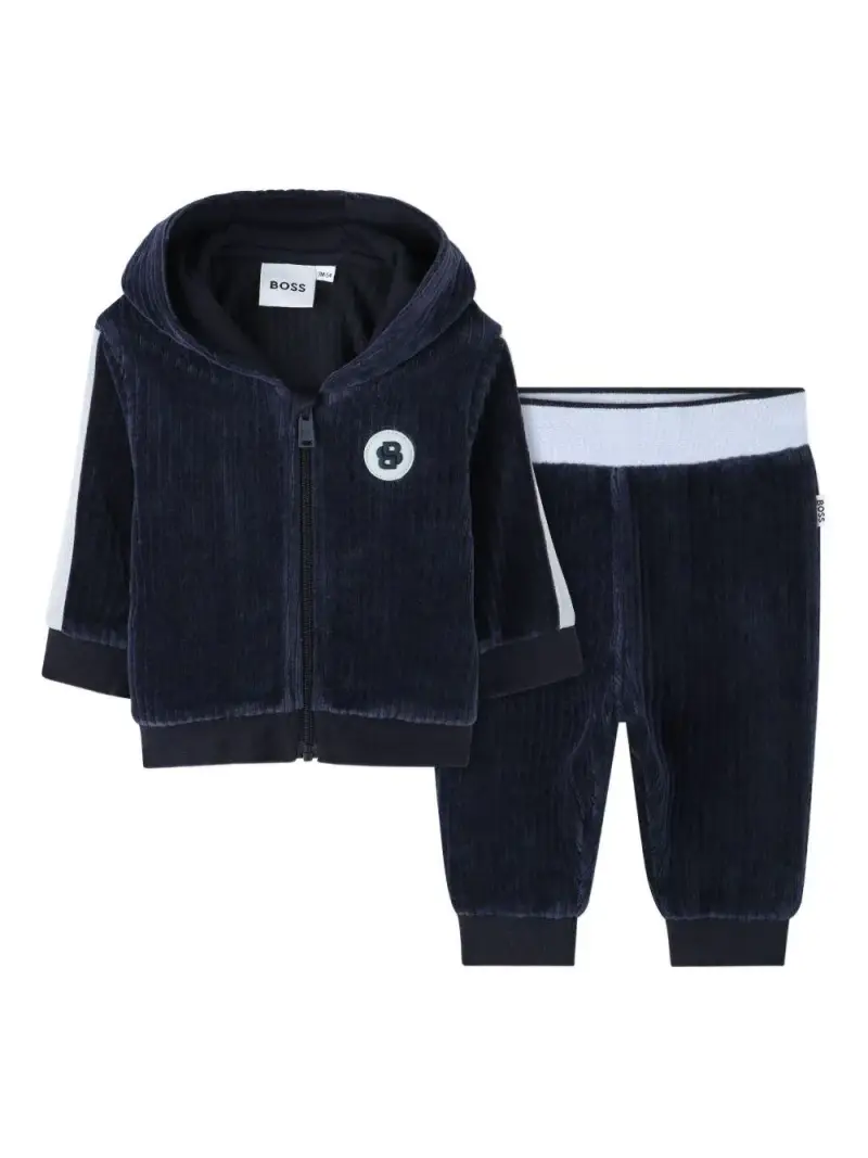 Completo Sportivo con Dettagli a Coste Marine