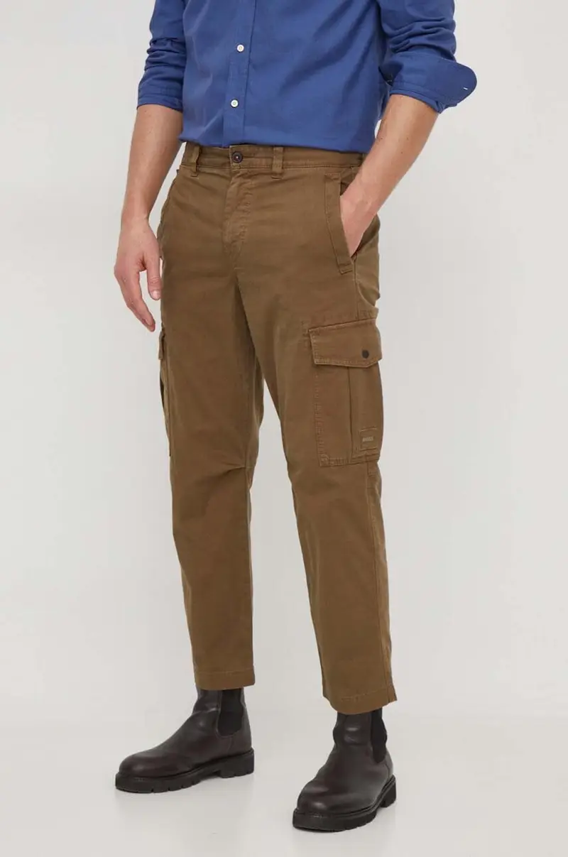 pantaloni uomo colore verde