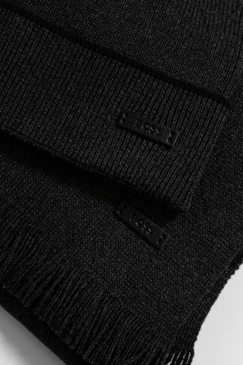 sciarpa e capello colore grigio 50551072 miniatura 4