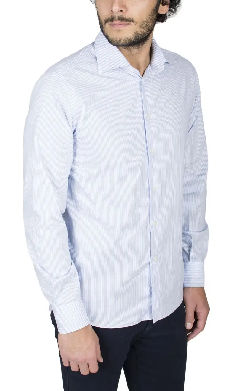 Camicia rigata, colore celeste