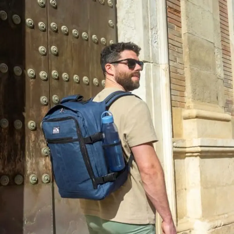 Cabin Max Metz Zaino 40x30x20 - Bagaglio a Mano Ideale per Aerei, Compatibile con Wizzair, Vueling ed Eurowings 40x30x25 (24L Cabin Bag) miniatura 2