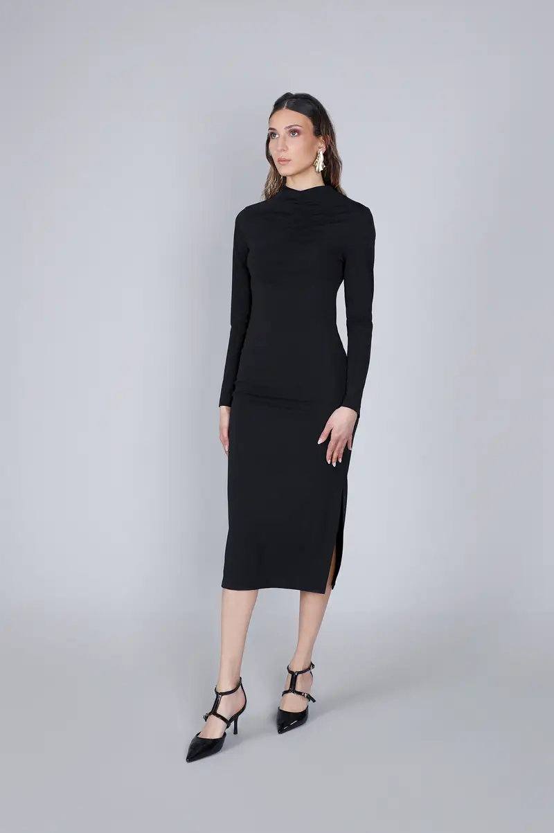 abito con increspatura davanti nero