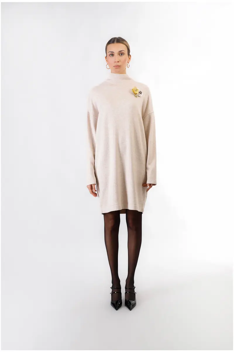 abito in felpa con fiore applicato burro